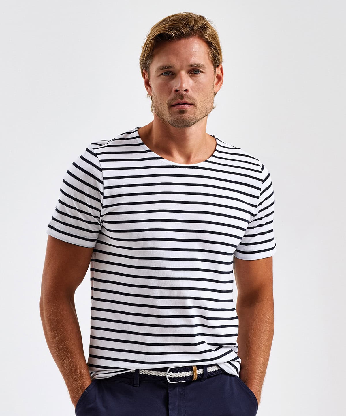 Classic men's striped T-shirt, summer casual wear, suitable for personalised embroidery workwear or uniforms, featuring navy and white horizontal stripes, comfortable fit.