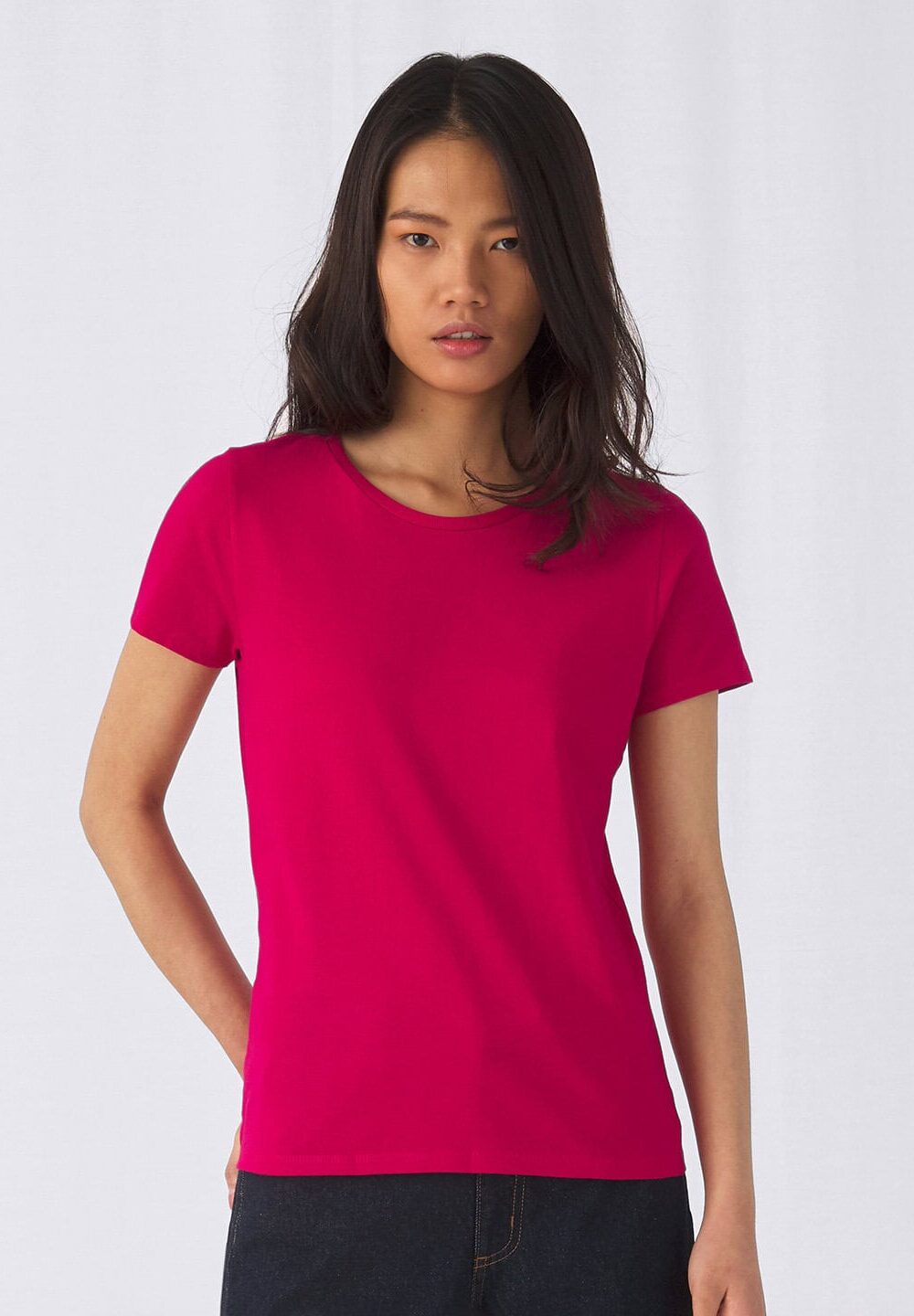 Soft pink embroidered workwear t-shirt for personalised uniforms, perfect for corporate branding and professional staff attire. High-quality custom embroidery available at Dynamic Embroidery.