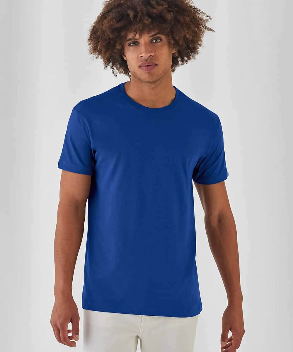 Blue T-shirt for custom embroidery and printing, ideal for workwear or promotional clothing.