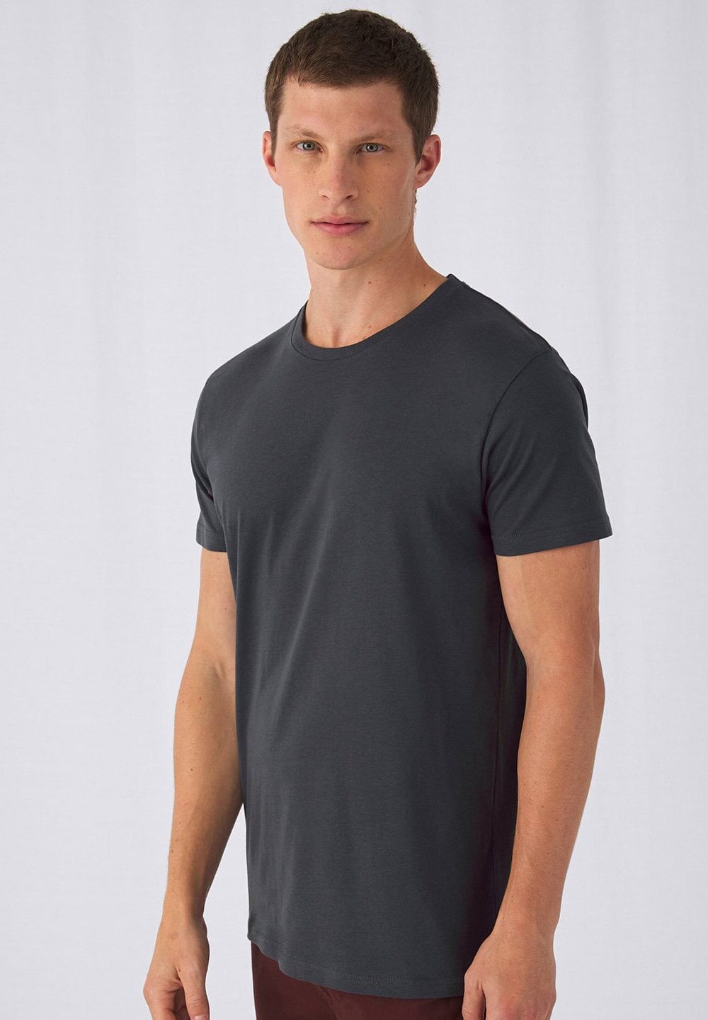 High-quality plain black t-shirt suitable for custom embroidery and personalised workwear, comfortable unisex casual or workwear t-shirt, perfect for professional or casual uniforms.