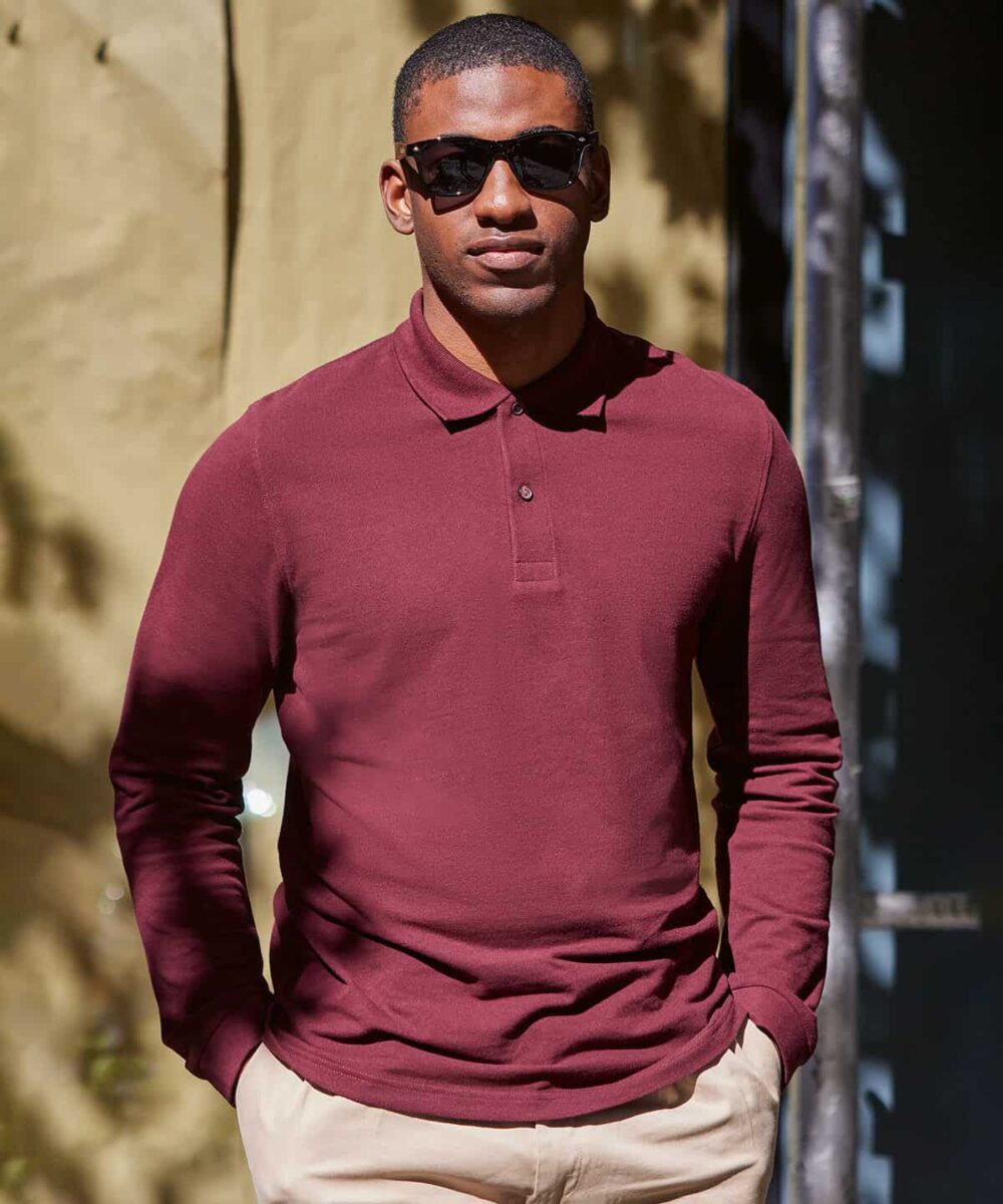 Polo shirt worn by a man with sunglasses, showcasing everyday workwear style.