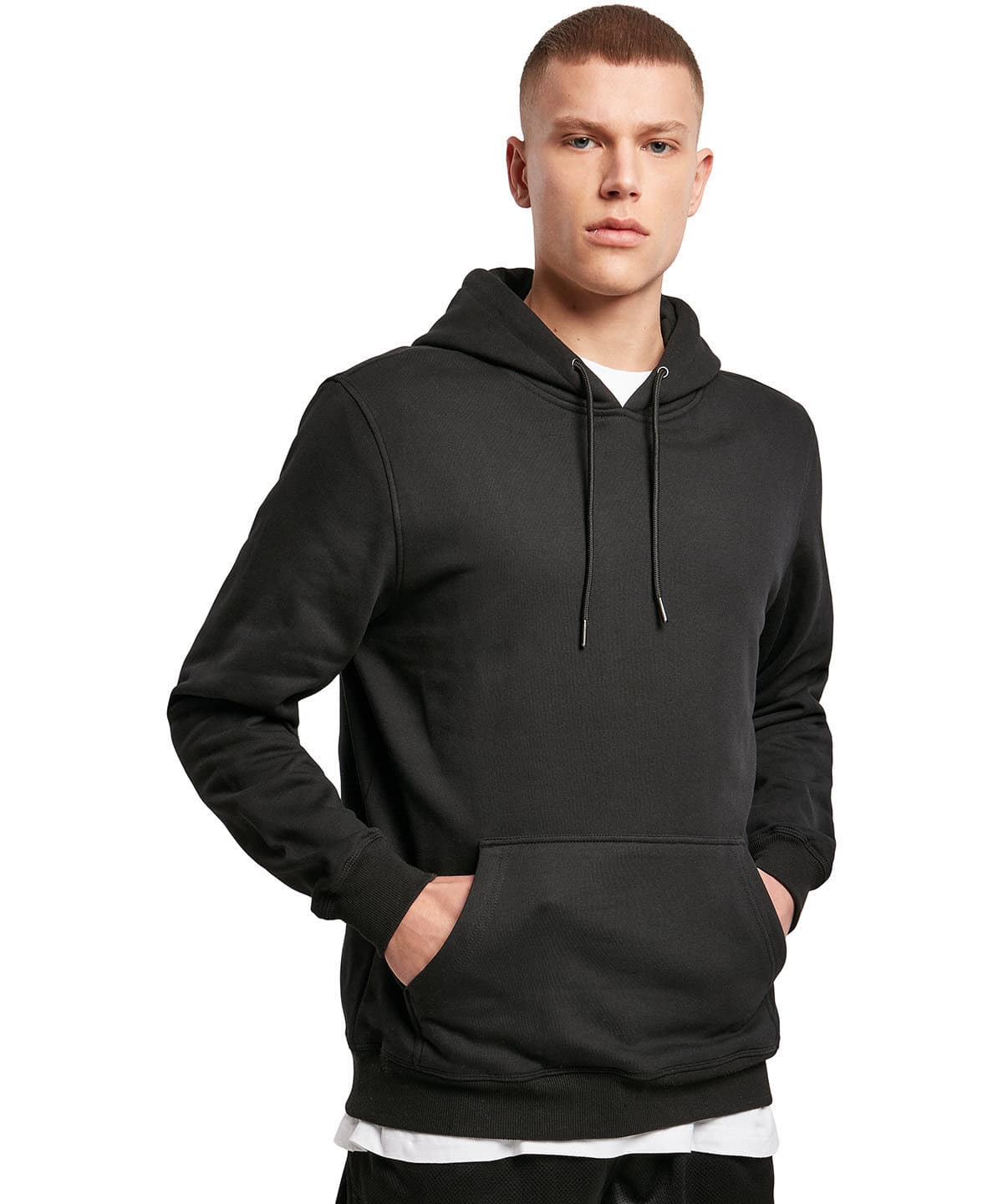 Black hoodie with drawstrings, ideal for custom embroidery and personalised workwear. Perfect for uniforms in various industries, combining comfort and style for employees.