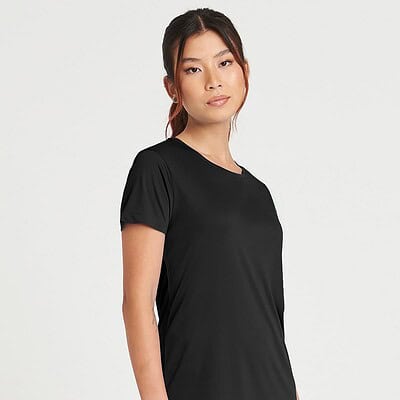 Black women's T-shirt suitable for embroidery and printing.