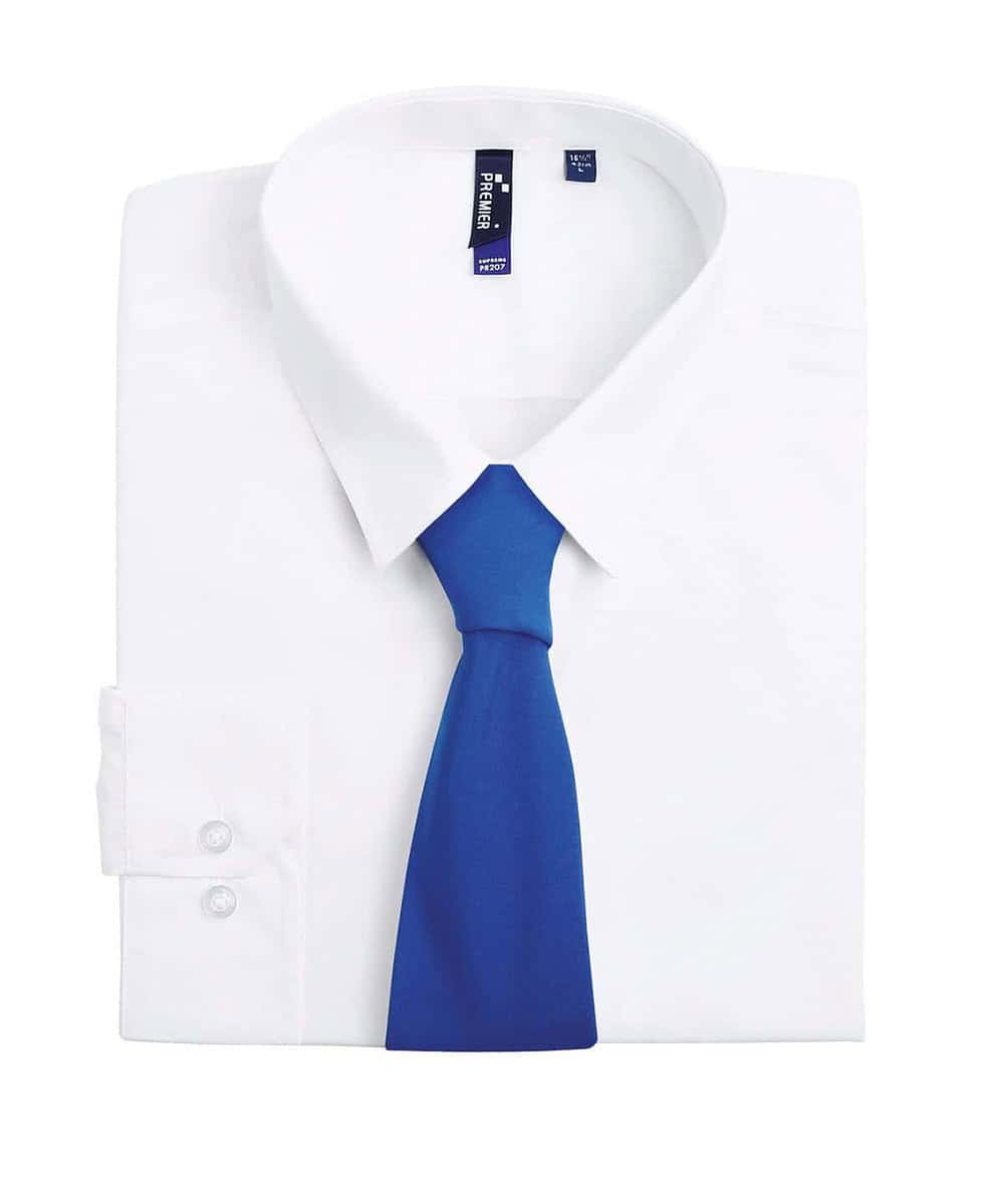Elegant white shirt with a blue personalised tie, ideal for embroidery and professional uniforms.