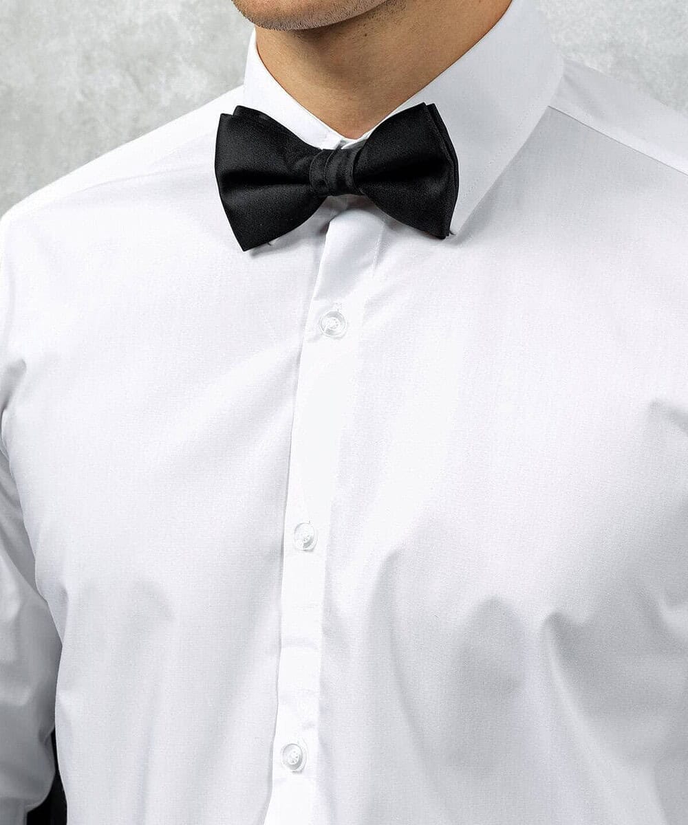 Elegant black bow tie for personalised embroidery and formal occasions.