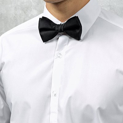 Elegant black bow tie for personalised embroidery and formal occasions.