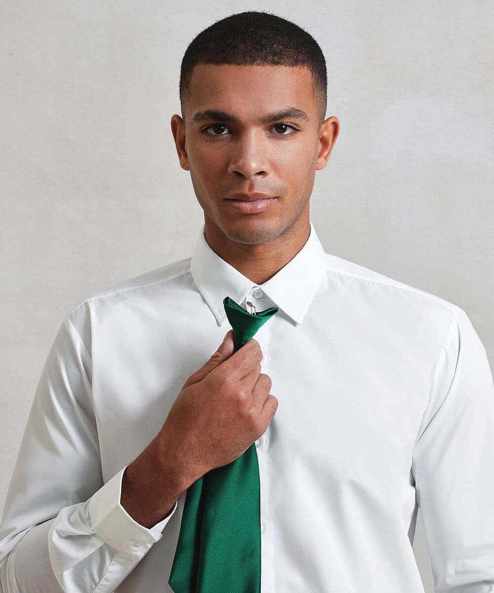 Elegant satin clip tie for personalised embroidery. Perfect for corporate uniforms and special event.