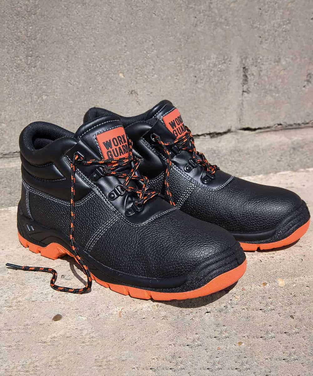 Workguard R340X safety boots with reinforced toe protection and slip-resistant sole.