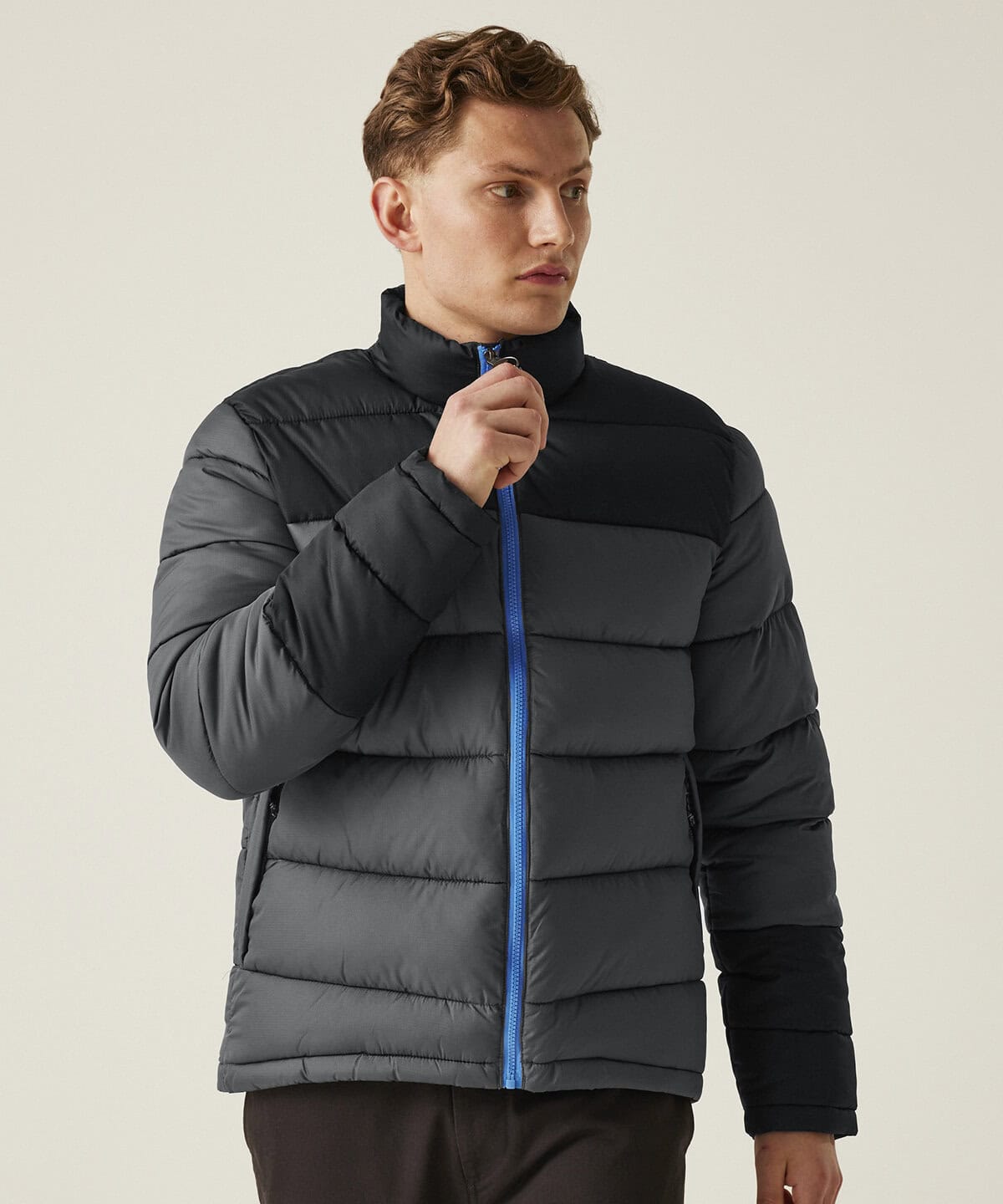RG347 Vintage puffer jacket 1 Down-filled men's puffer jacket with colour-block design and blue zipper.