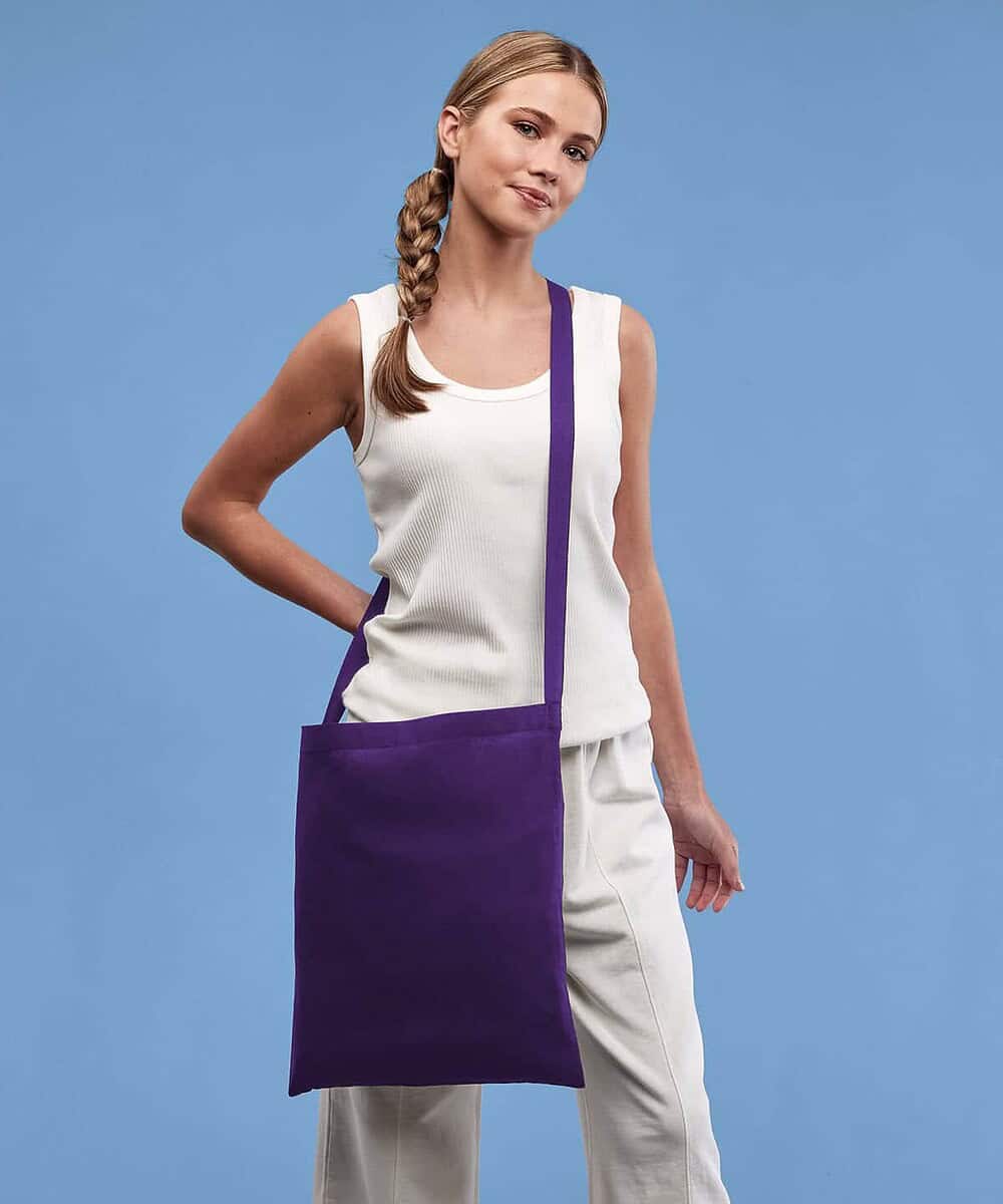 Embroidered workwear bag with logo for personalised branding.