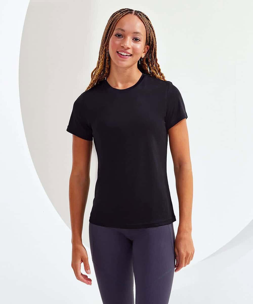 Performance T-Shirt with logo for women, black colour, comfortable fit.