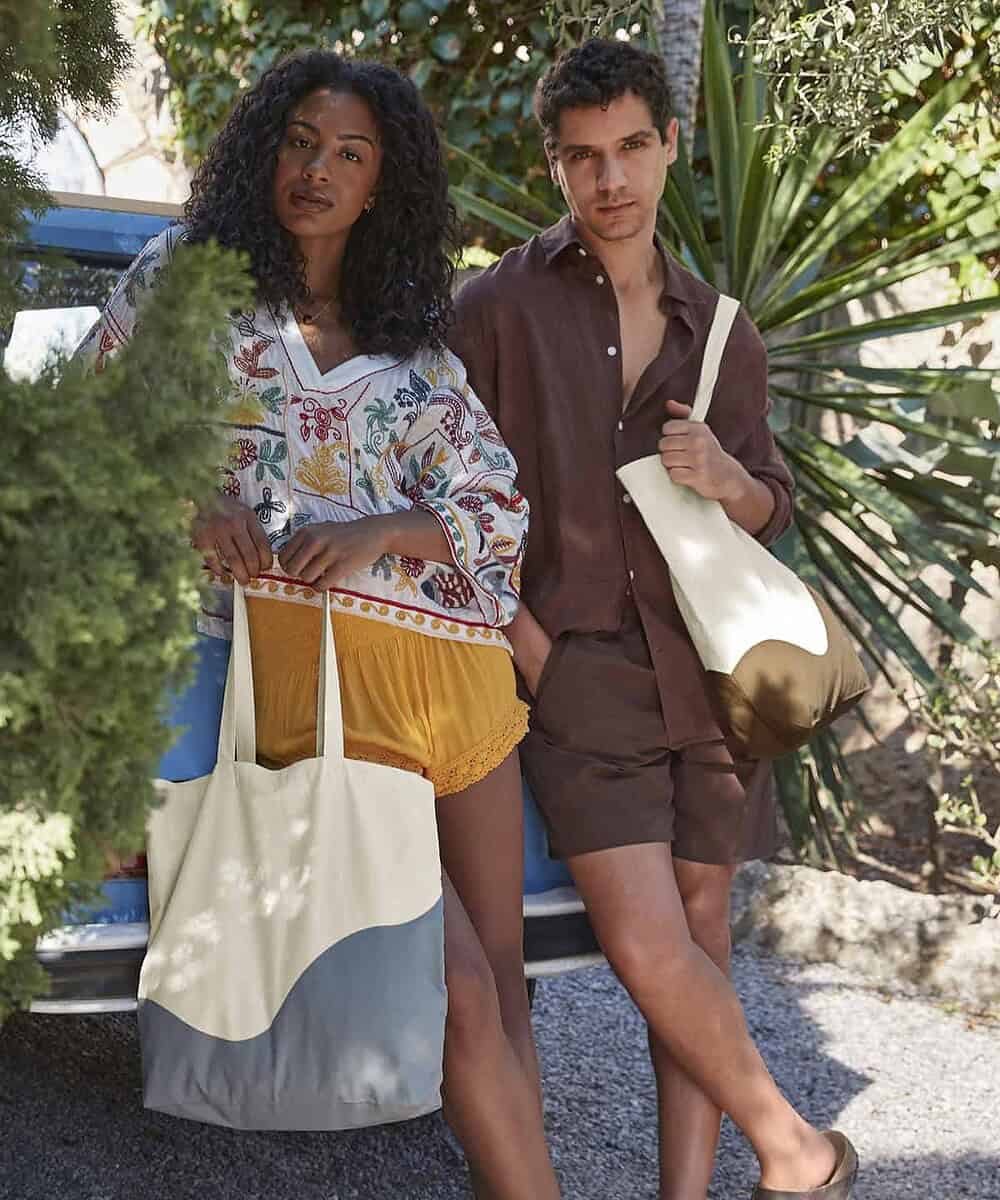 Organic cotton tote bag with wave print, perfect for eco-friendly shopping.
