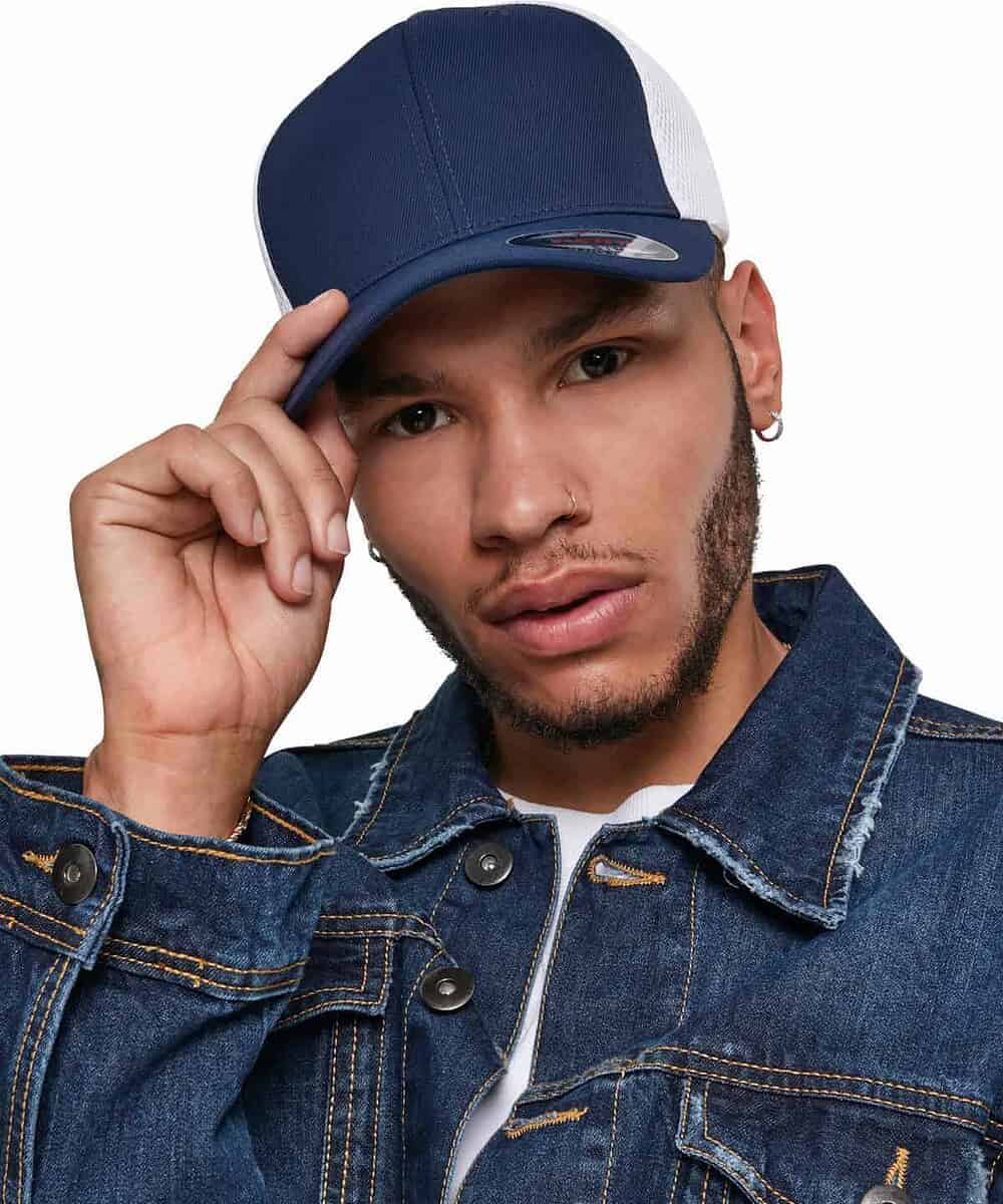 Cap with Flexfit Ultra-Fibre and Airmesh in 2-tone design.
